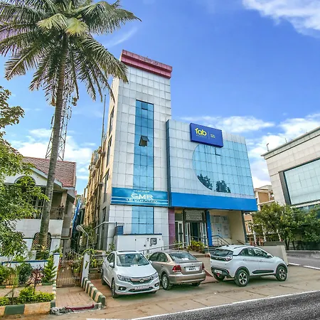 Hotel Fabexpress Gmr Grand 18
